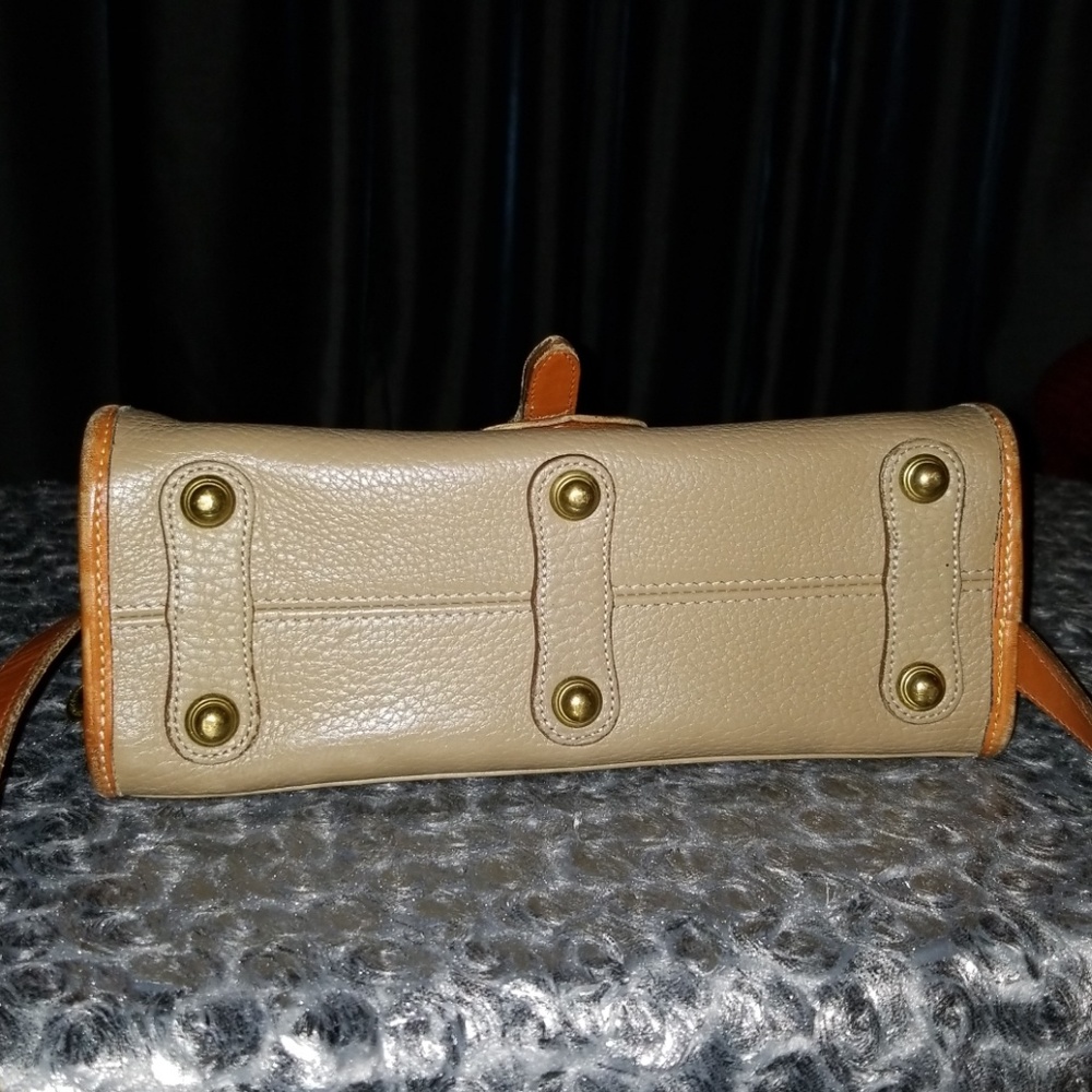Vintage Dooney and Bourke Med.Essex bag - Picture 6 of 8